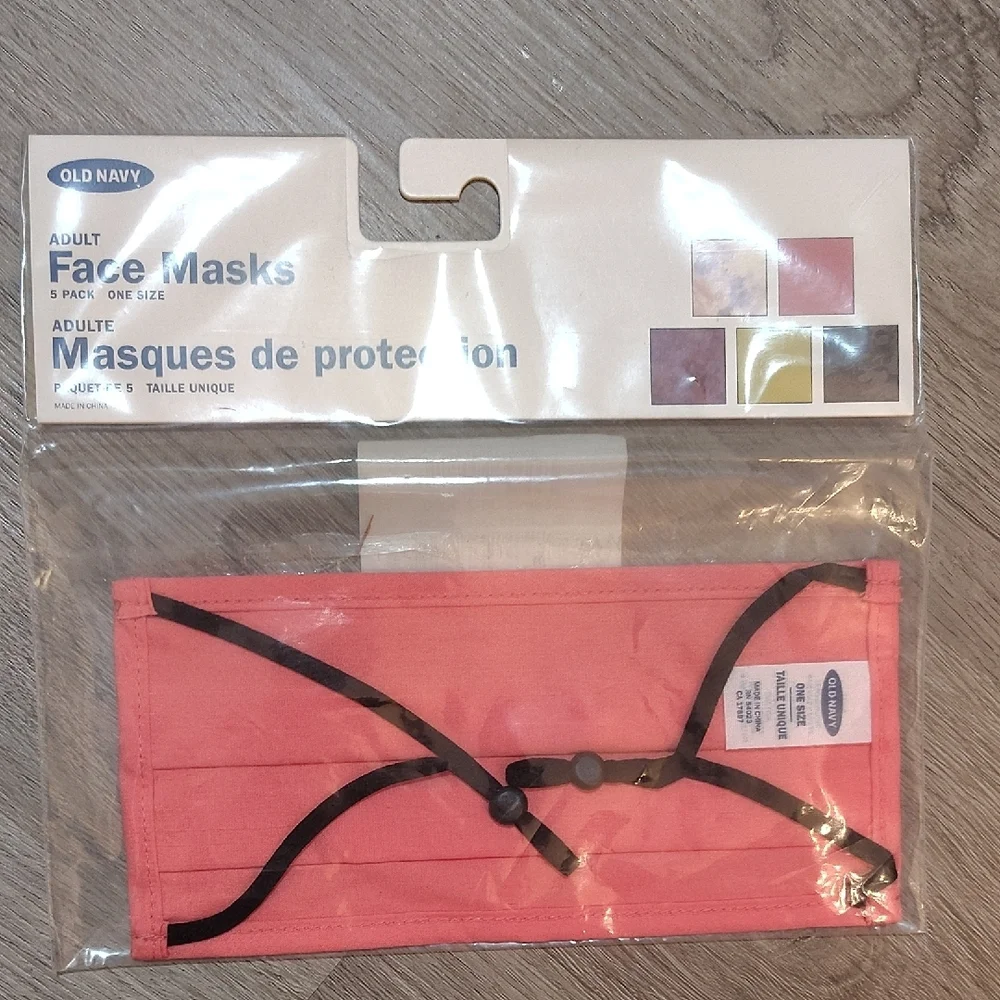 3/$10🆕2PC Old Navy Face Mask With Travel Case